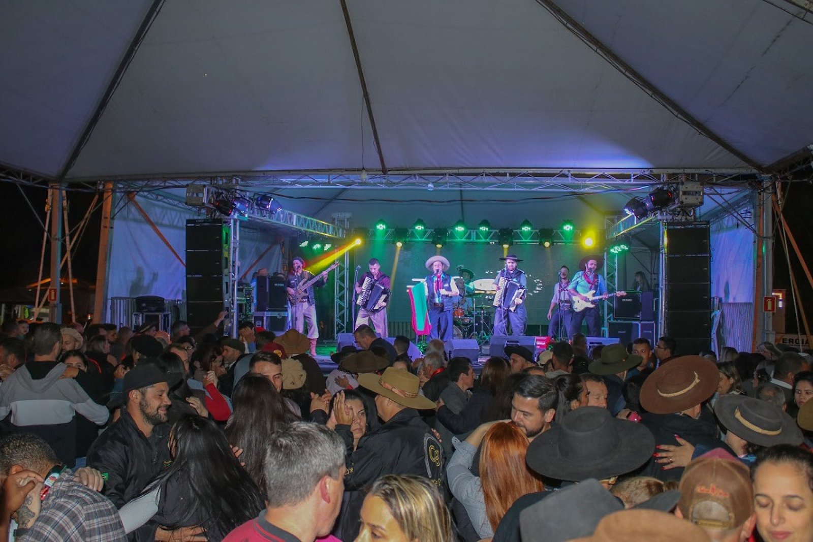 Rodeio de Nova Santa Rita recebeu 50 mil pessoas em quatro dias de evento
