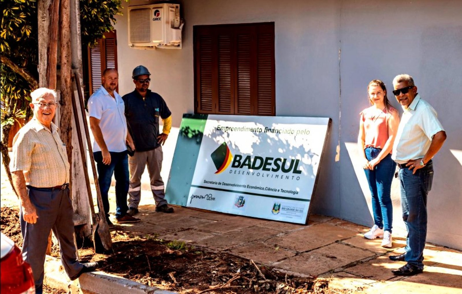 Prefeito em exercício Pedro Oddone visita empreendimentos e obras