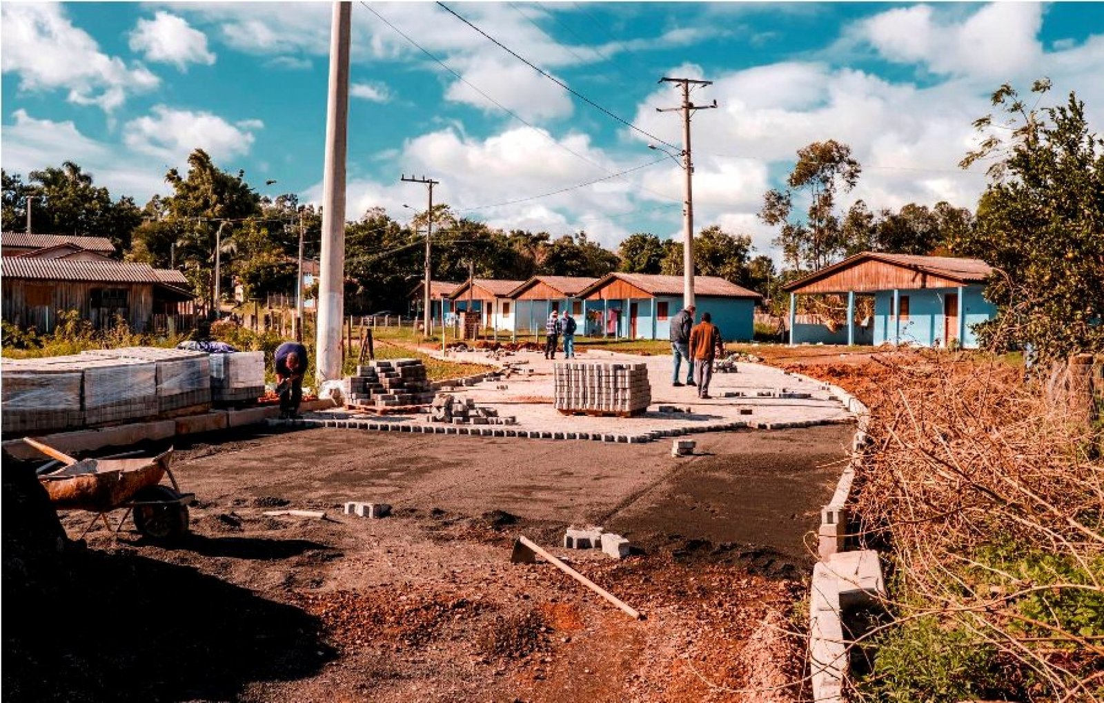 Intensificam-se as obras por toda a cidade