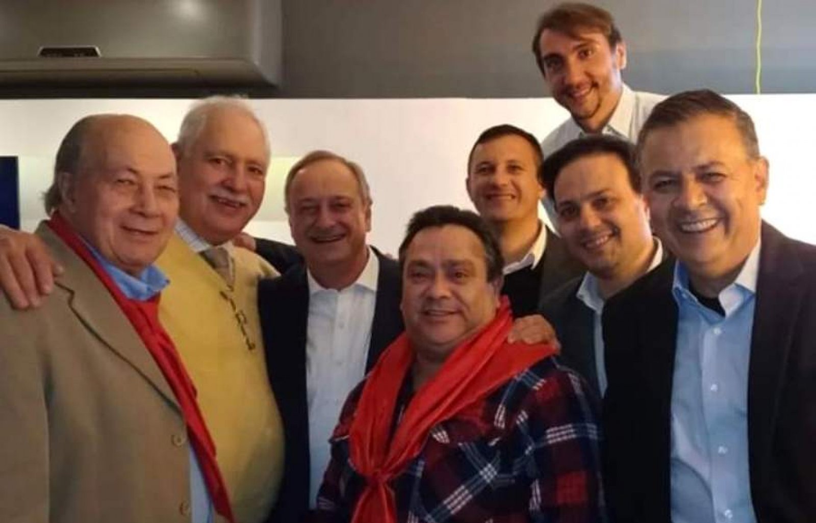 Músico pré-candidato a deputado busca apoios na categoria