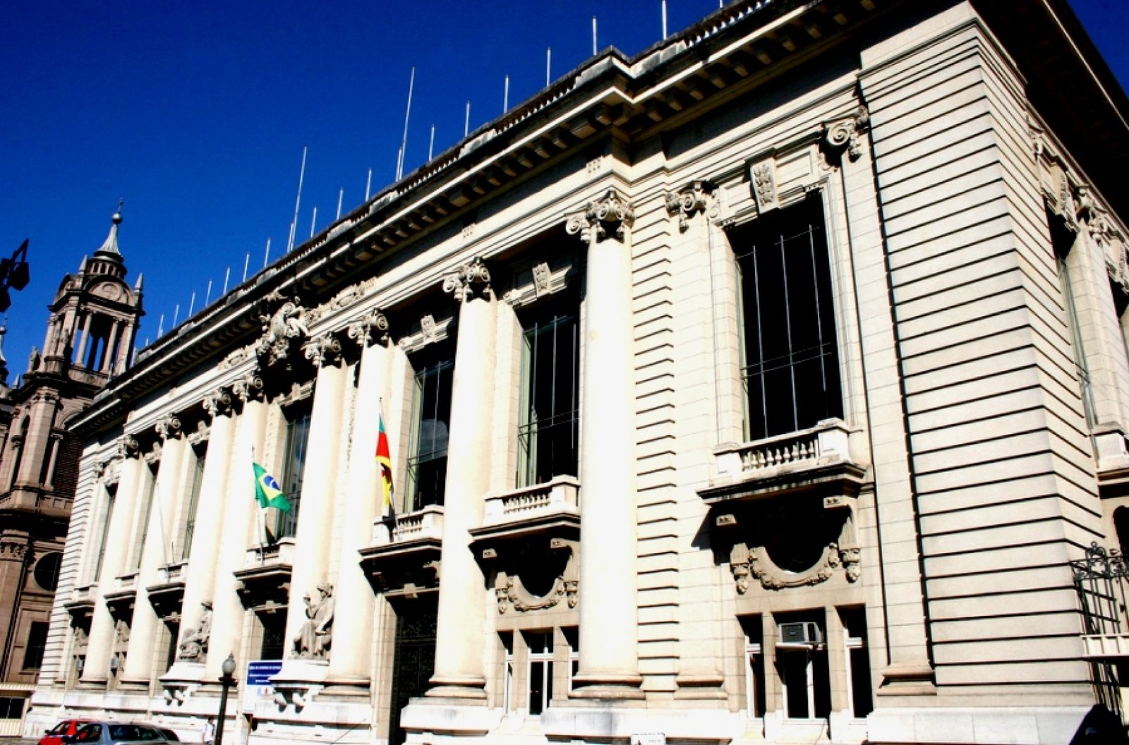 Começou a disputa oficial pelo Governo do Estado