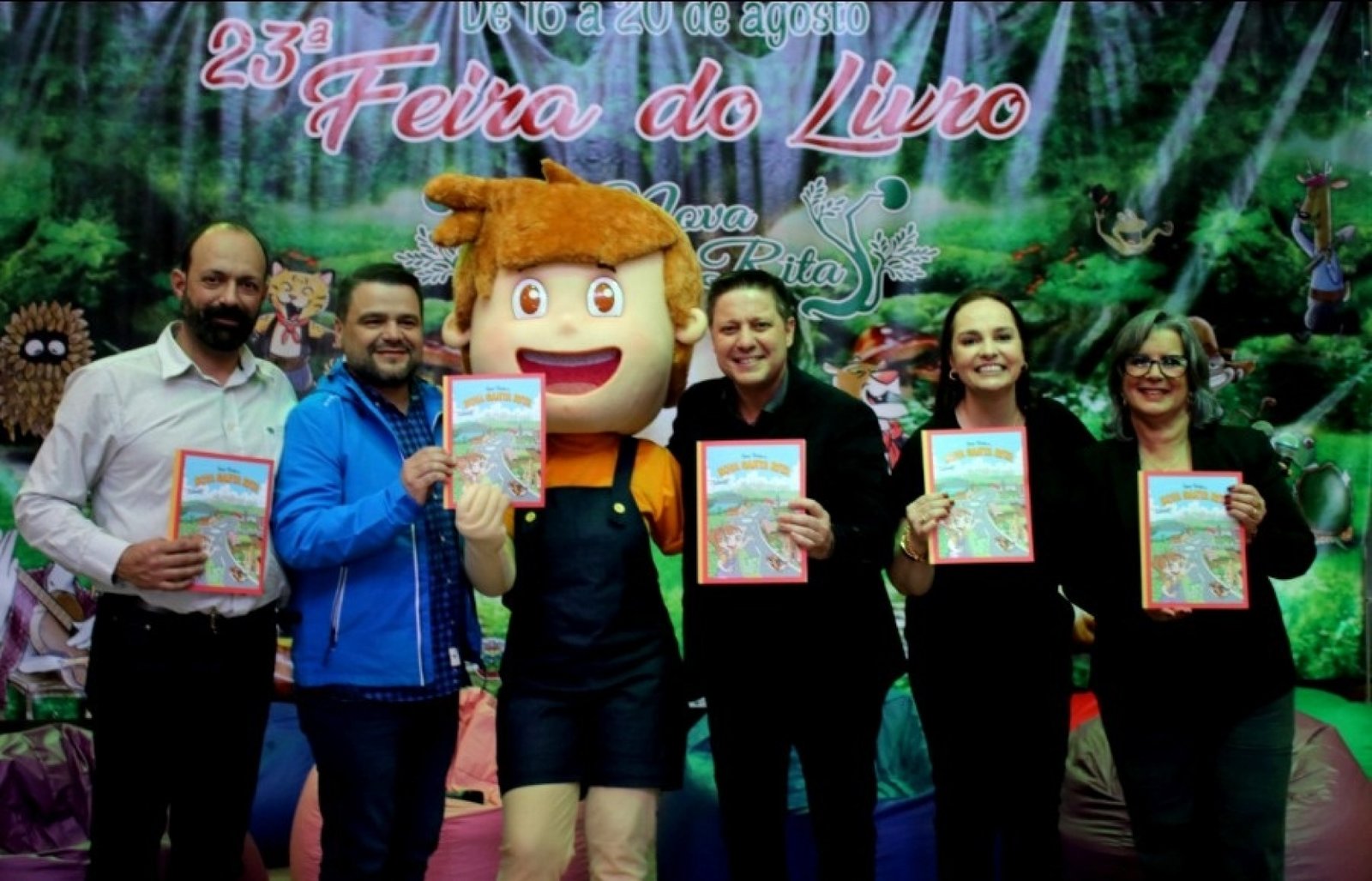 Lançado livro que conta a história de Nova Santa Rita