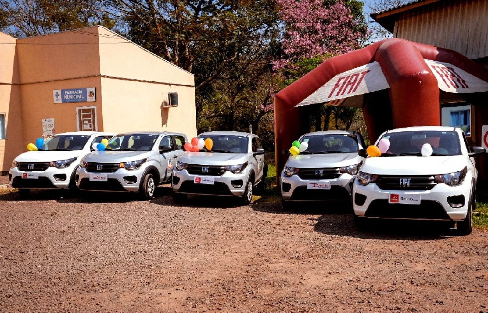 Aquisição de 5 carros para Secretaria de Saúde e APAE do município