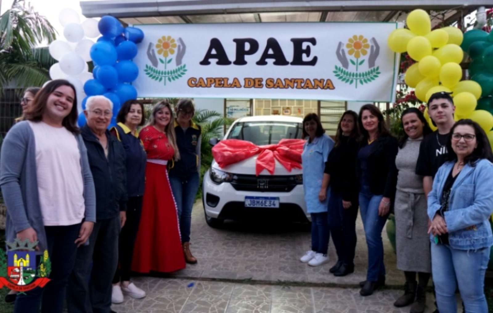 APAE recebeu veículo da Administração Municipal