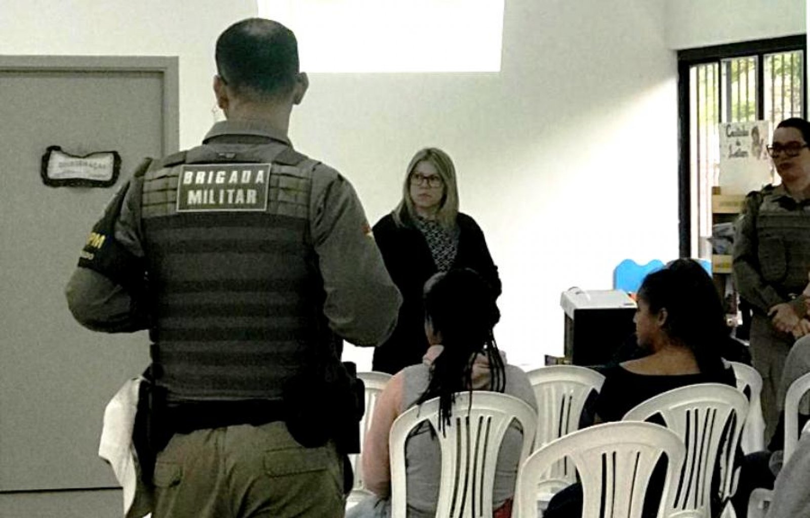 Palestra sobre a Mulher no Centro Público de Convivência