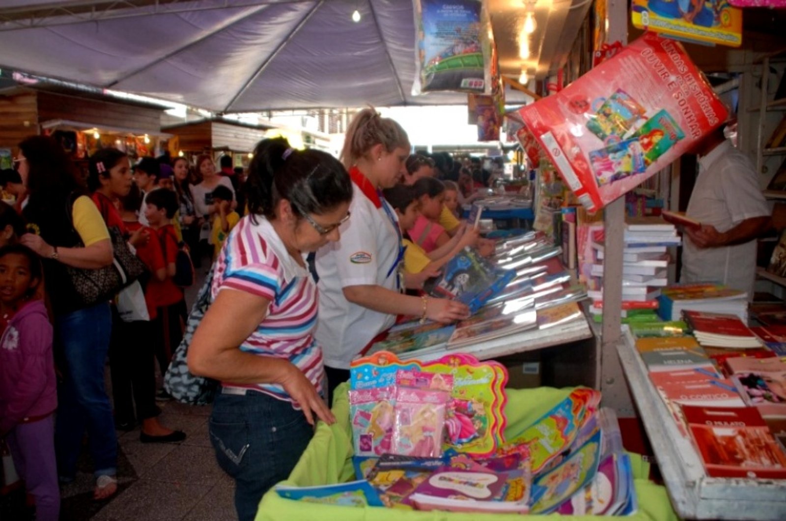 Retomada a Feira do Livro de Sapucaia do Sul