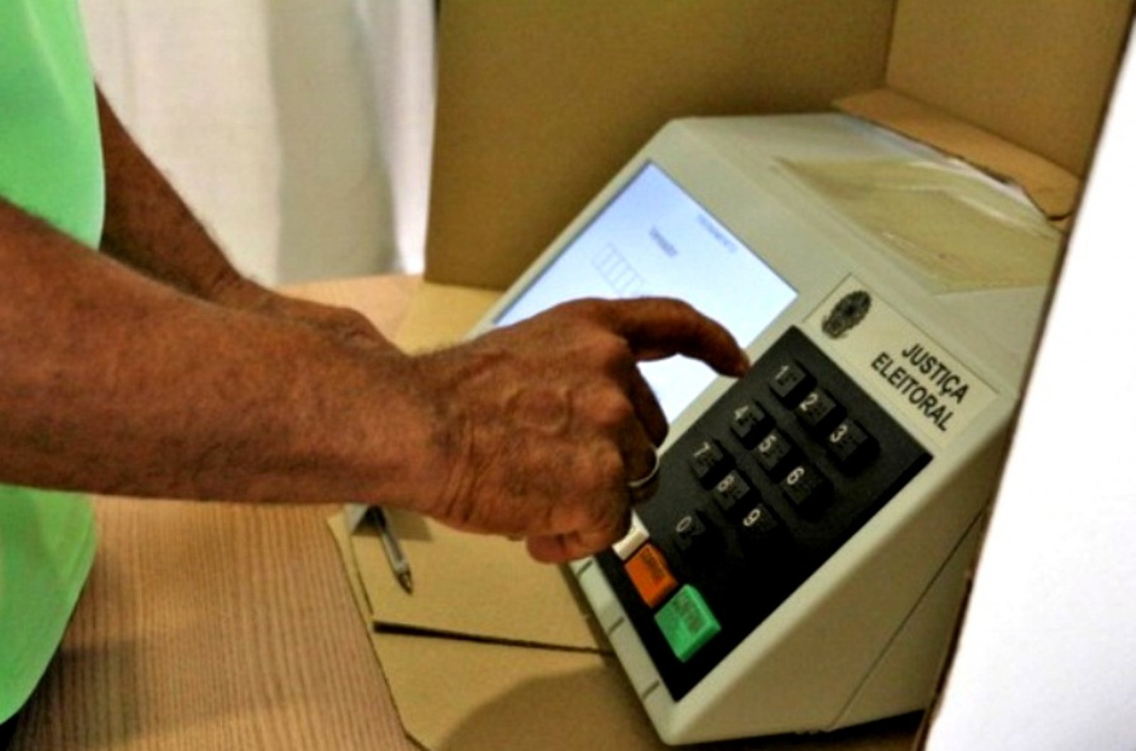 Chega ao final o primeiro turno das eleições de 2022