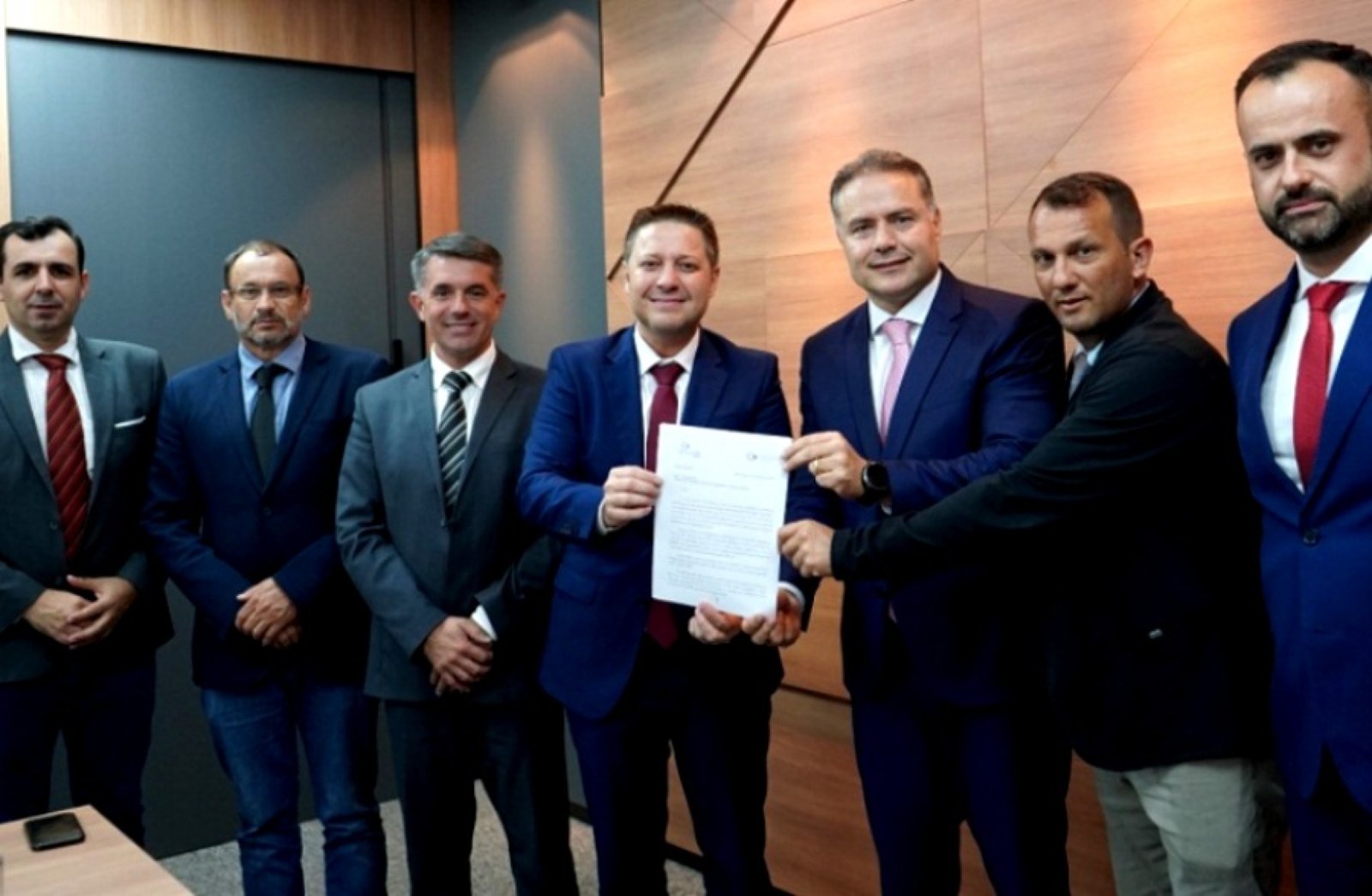 PREFEITO BATTISTELLA SE REUNIU COM MINISTRO EM BRASÍLIA