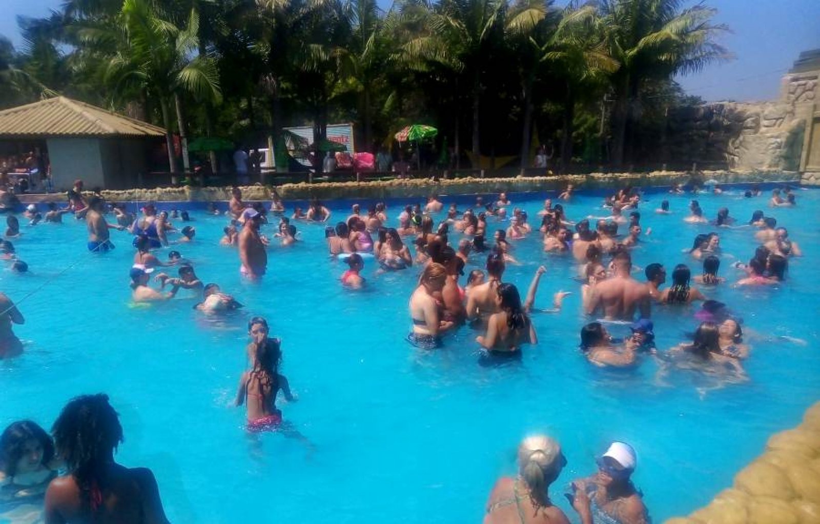Acqua Lokos fez um sábado gratuito para as mulheres