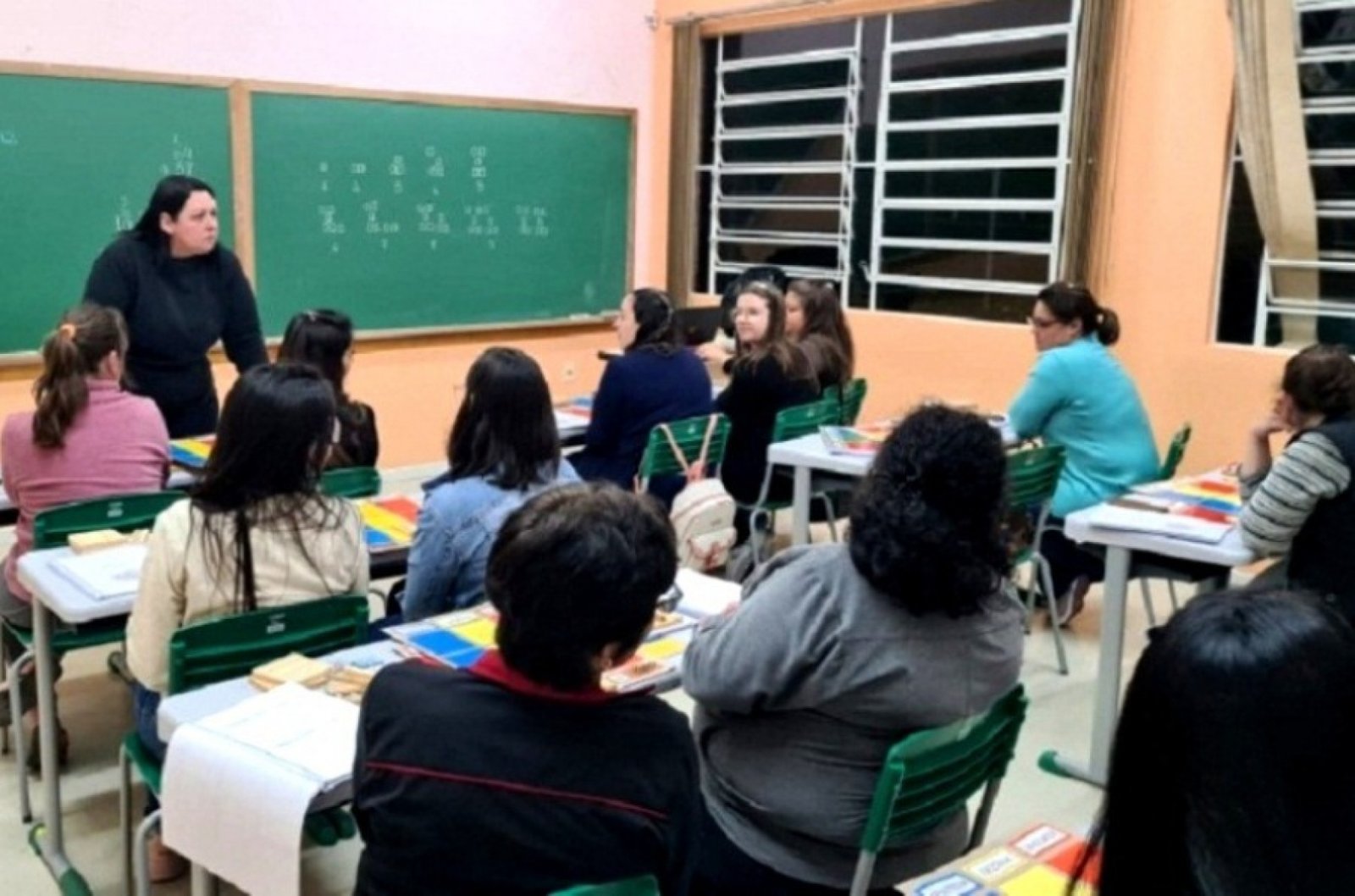 CONCURSO PARA SER PROFESSOR(A) DO ESTADO COM INSCRIÇÕES ABERTAS