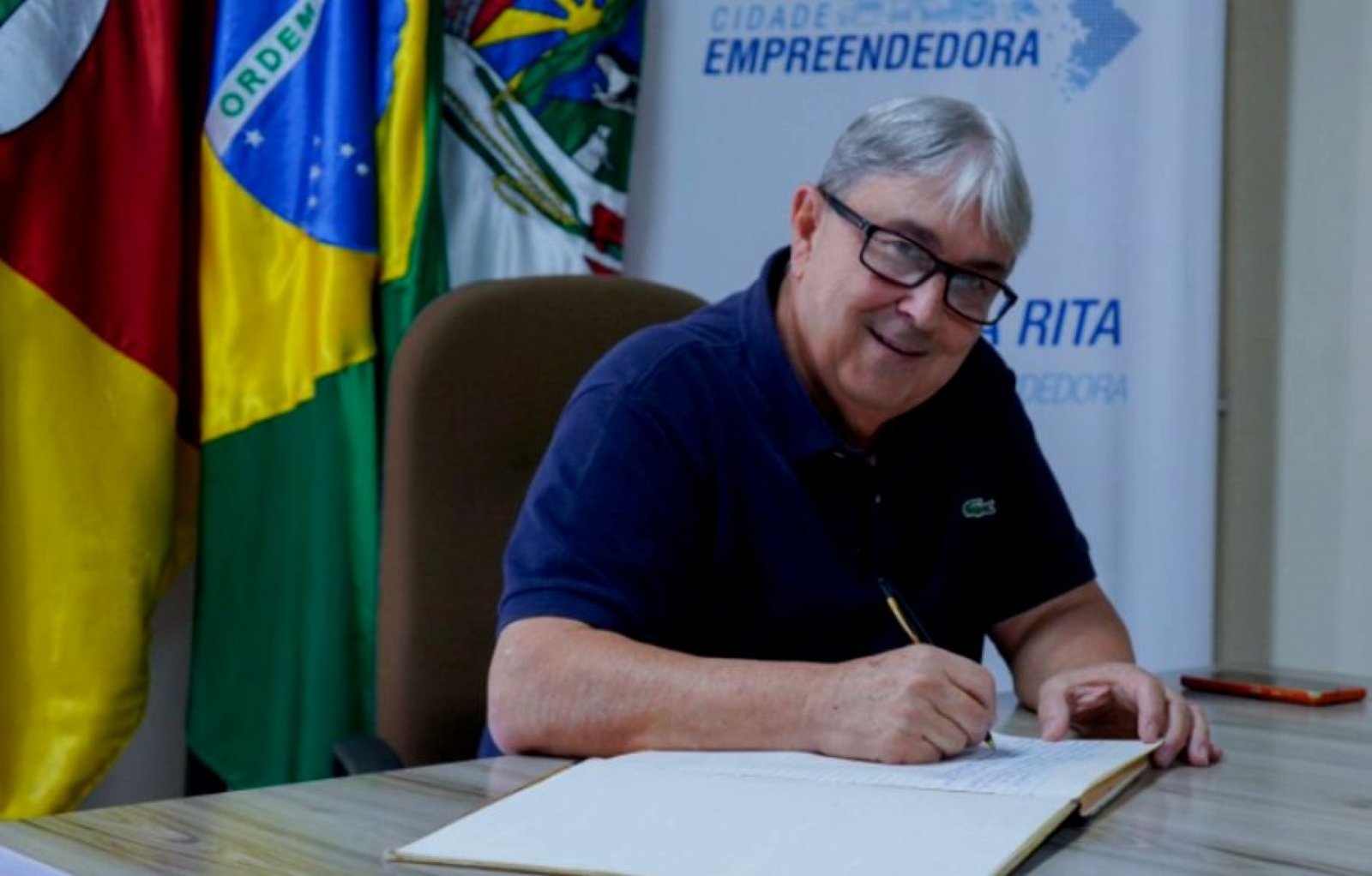 Vice-prefeito Toninho Fraga Pfeil assumiu o governo municipal