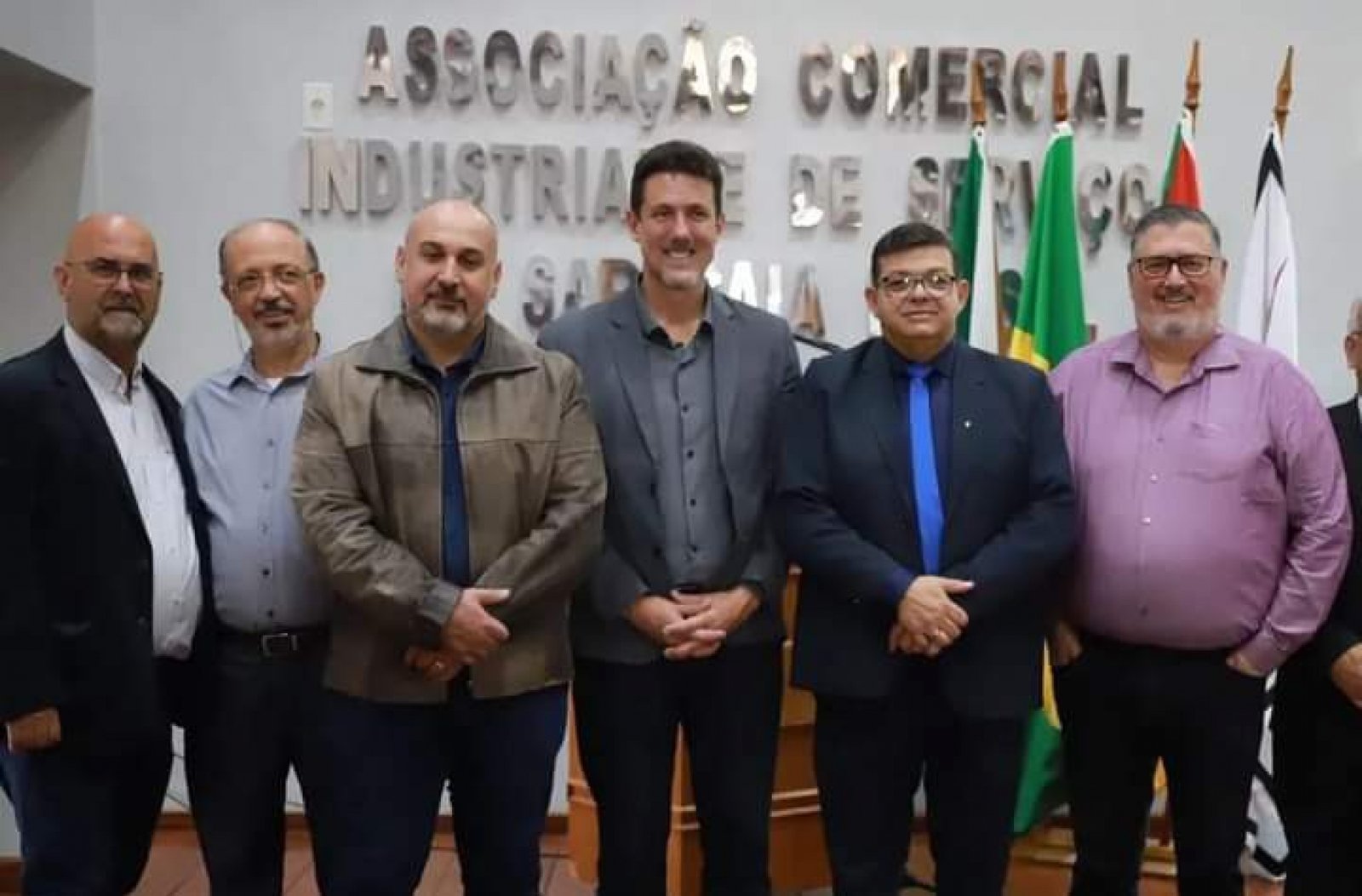 Prefeito presta contas para empresários na ACIS