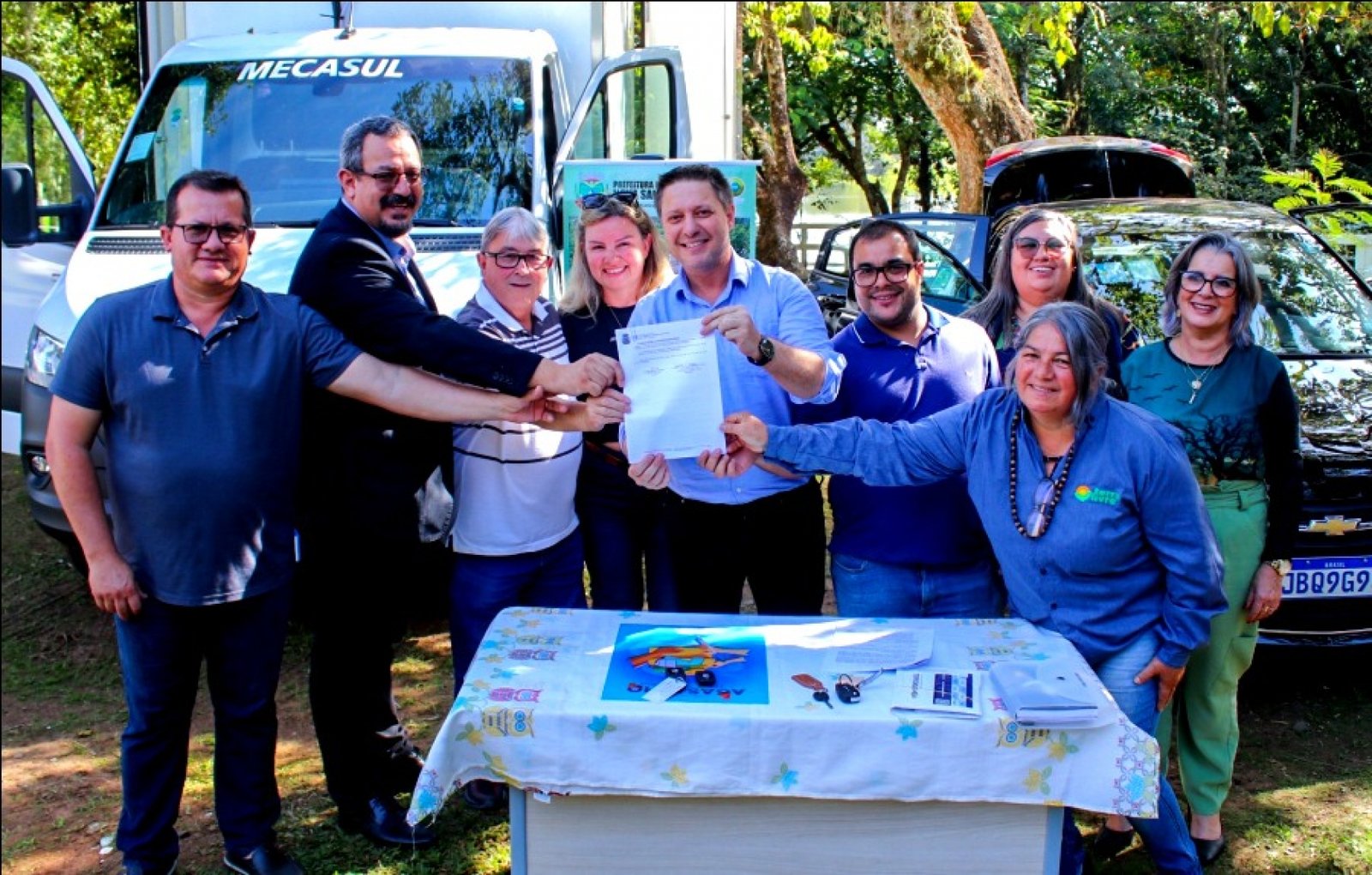 Prefeitura entrega veículos para incentivo à comercialização da produção agrícola