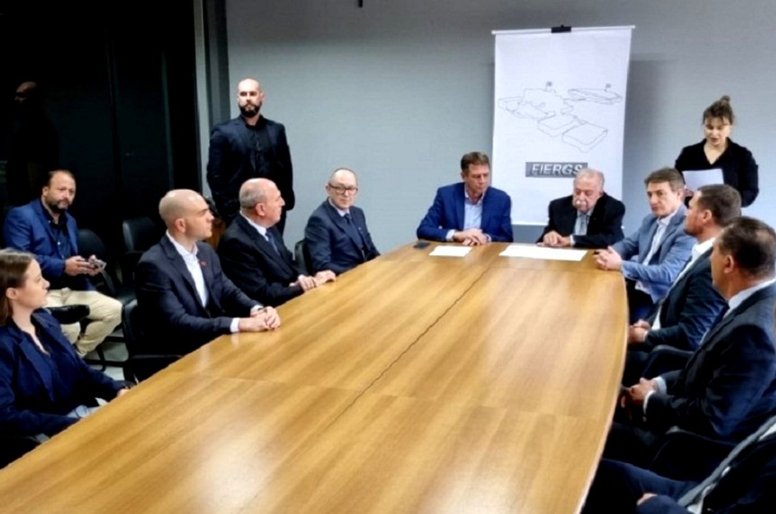 GOVERNO DO RS FORMALIZA CONTRATOS DO FUNDOPEM DE 293 MILHÕES