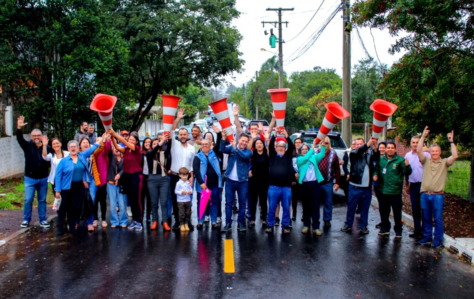 Inauguração da Rua L no bairro Berto Círio
