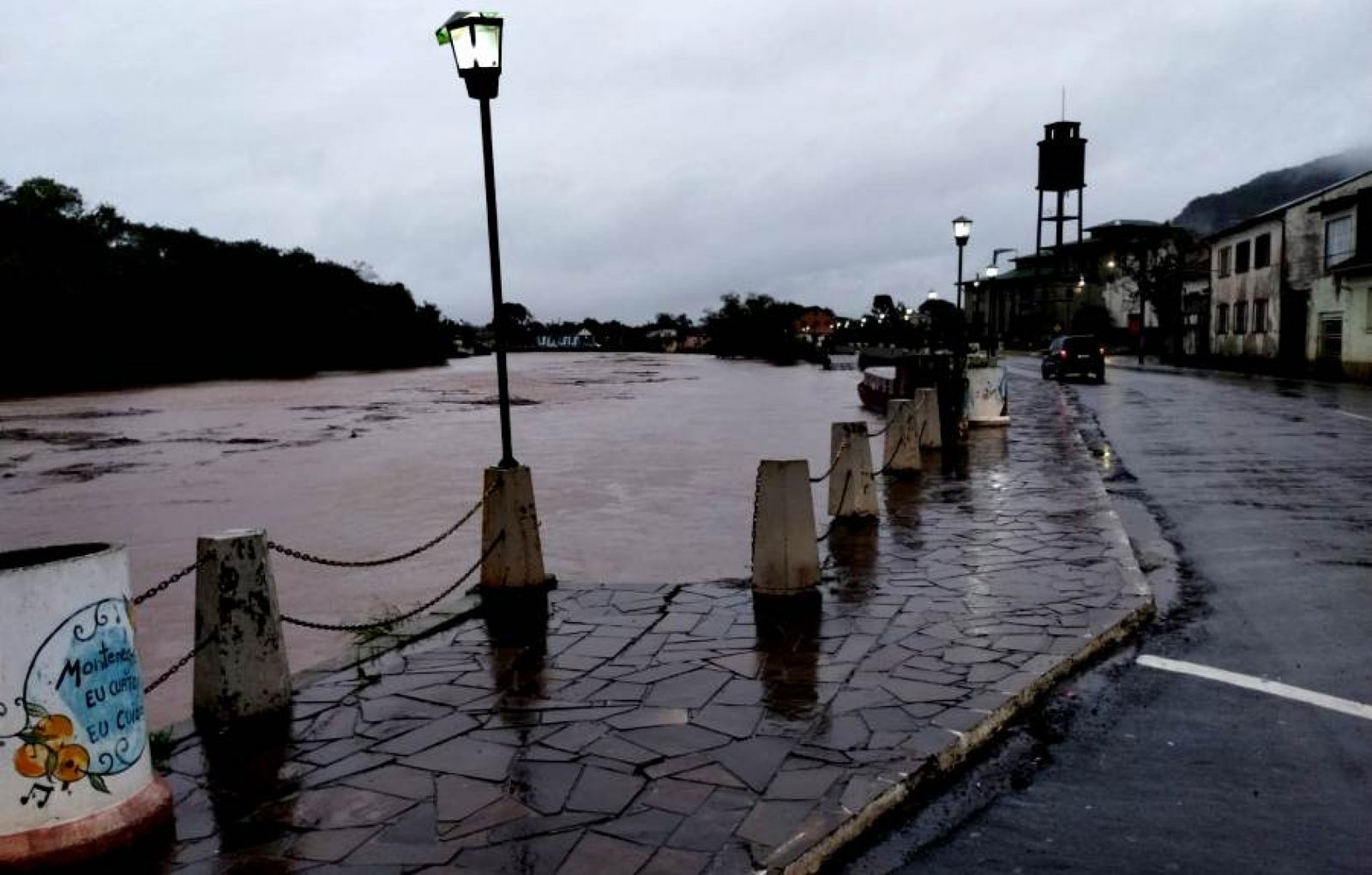 Ginásio Cinco de Maio preparado para receber desabrigados das chuvas