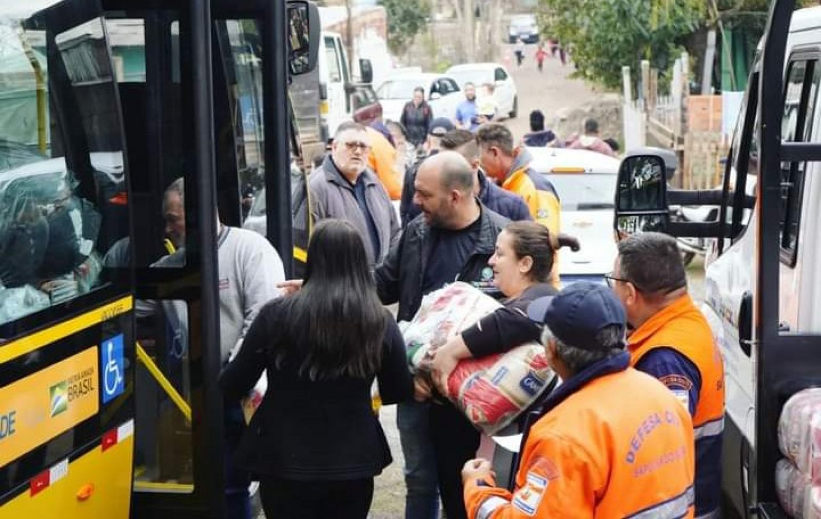 Prefeitura realizou ação solidária na Ocupação Cordão