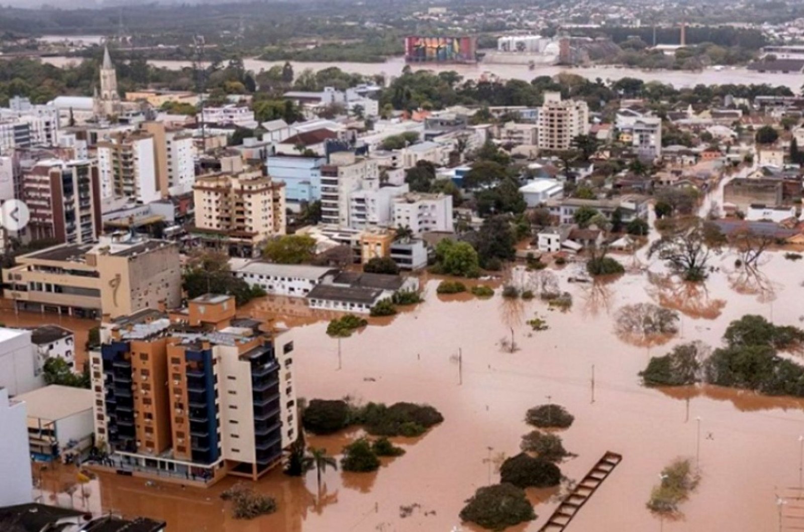 Governador assina decreto de calamidade pública nos municípios afetados pelas chuvas