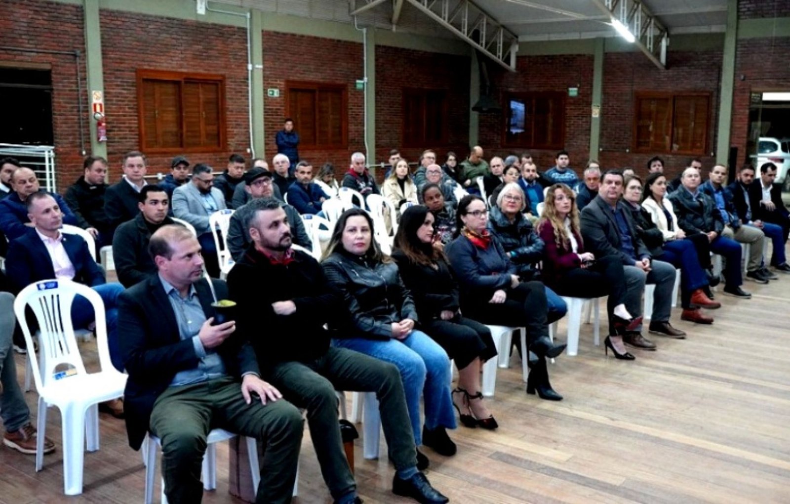 Prefeito anuncia novos investimentos em reunião do Conselho da Cidade