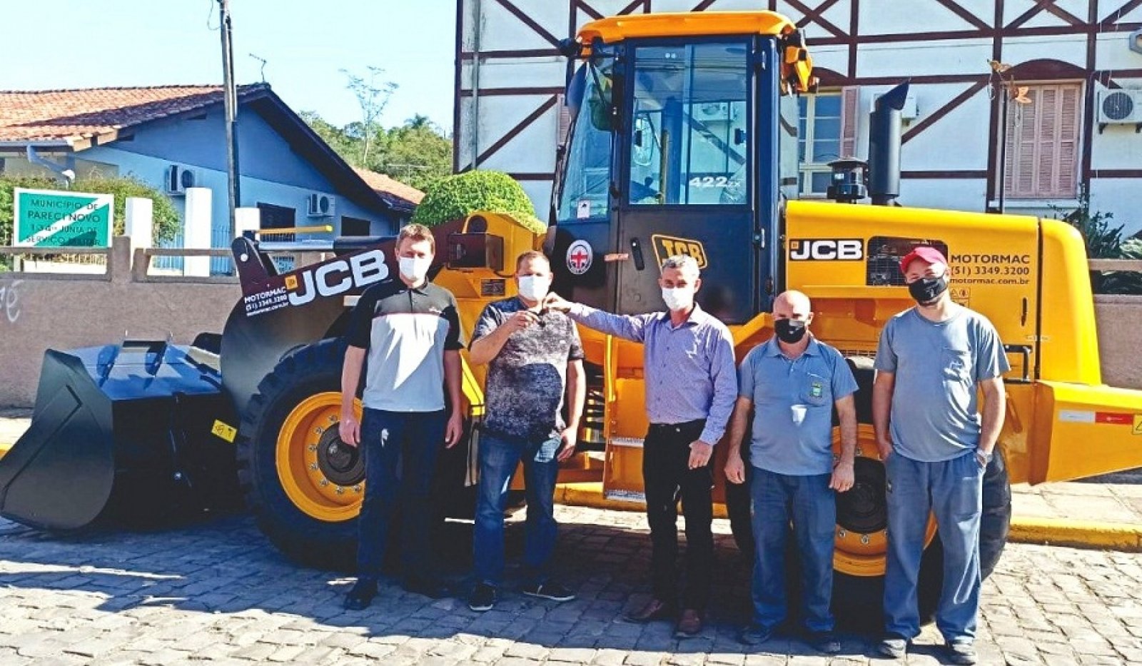Nova máquina para as obras no município