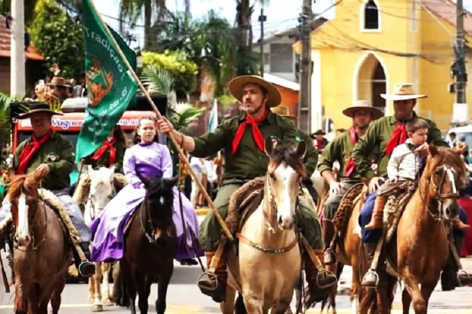 Imagem ilustrativa: Desfile Farroupilha reúne mil participantes e celebra a tradição gaúcha em Nova Santa Rita