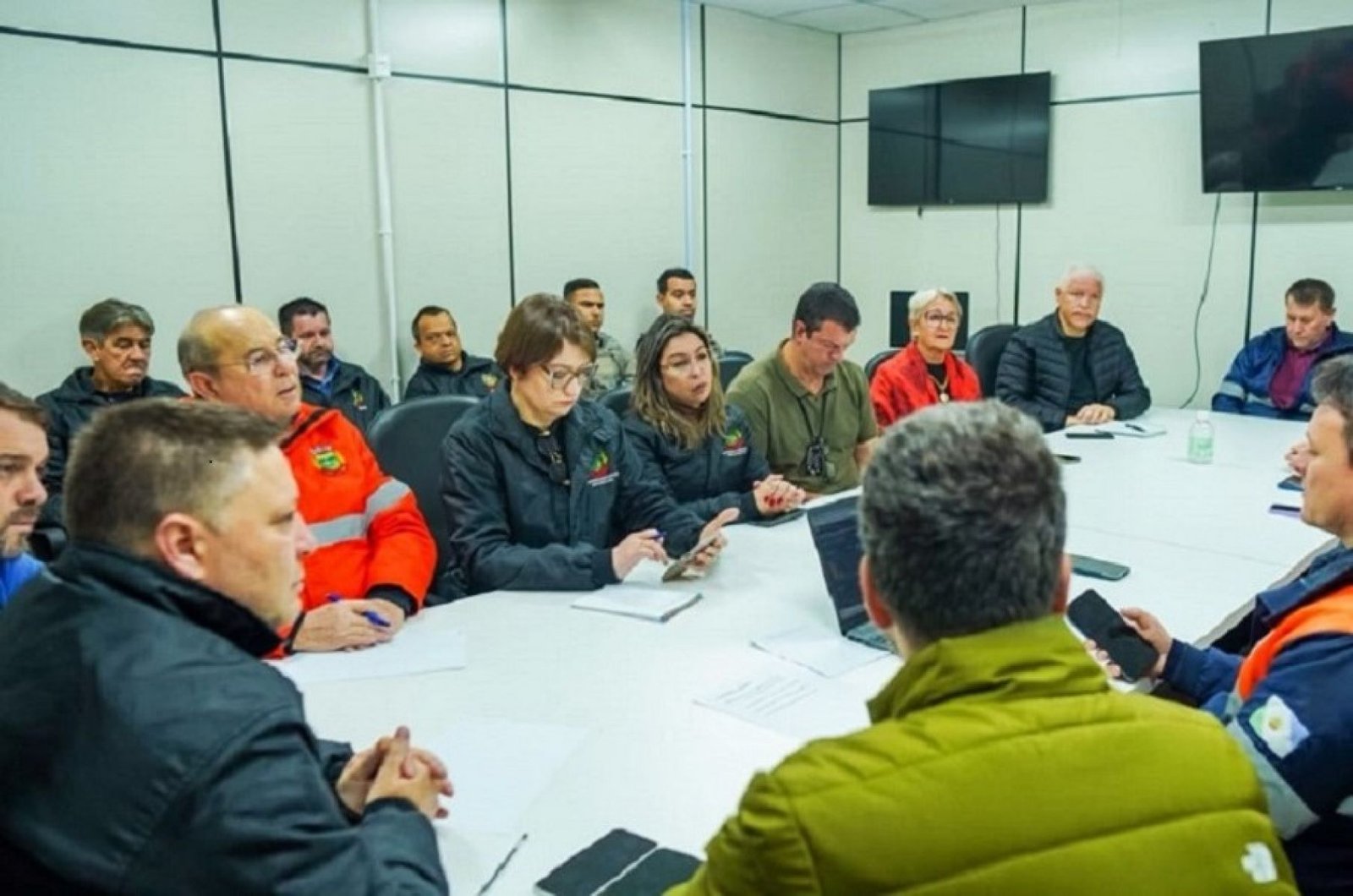 Imagem ilustrativa:  Prefeitura já entregou 2 mil telhas às famílias atingidas em Nova Santa Rita
