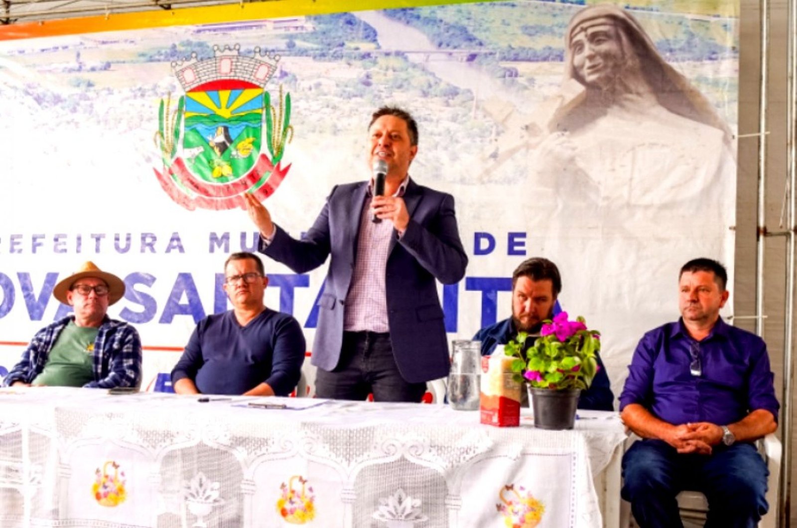 Imagem ilustrativa: Prefeitura entrega cinco motobombas para fortalecer a produção de arroz orgânico
