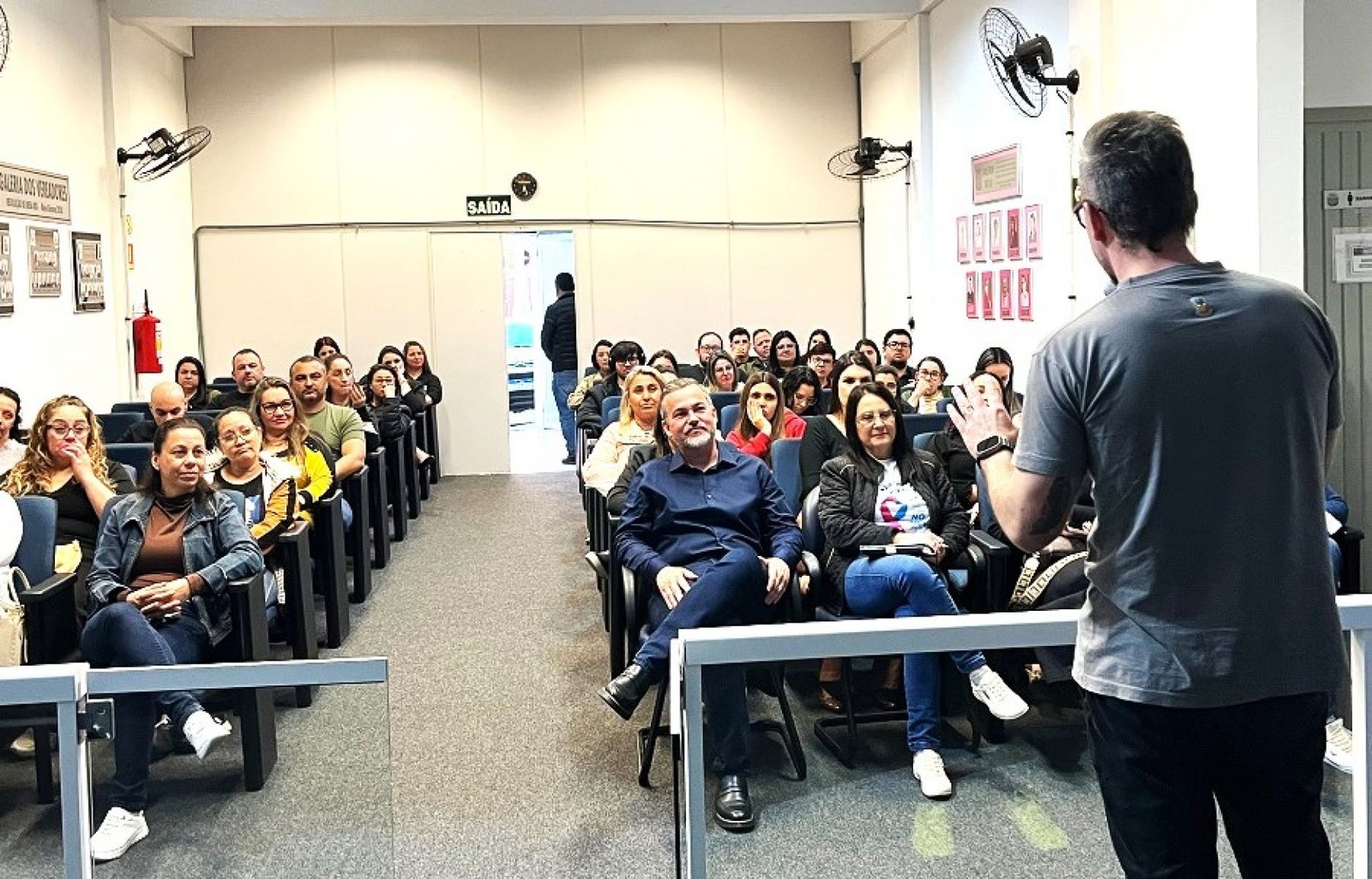 Imagem ilustrativa: Palestra sobre marketing digital reúne mais de 50 participantes em Nova Santa Rita