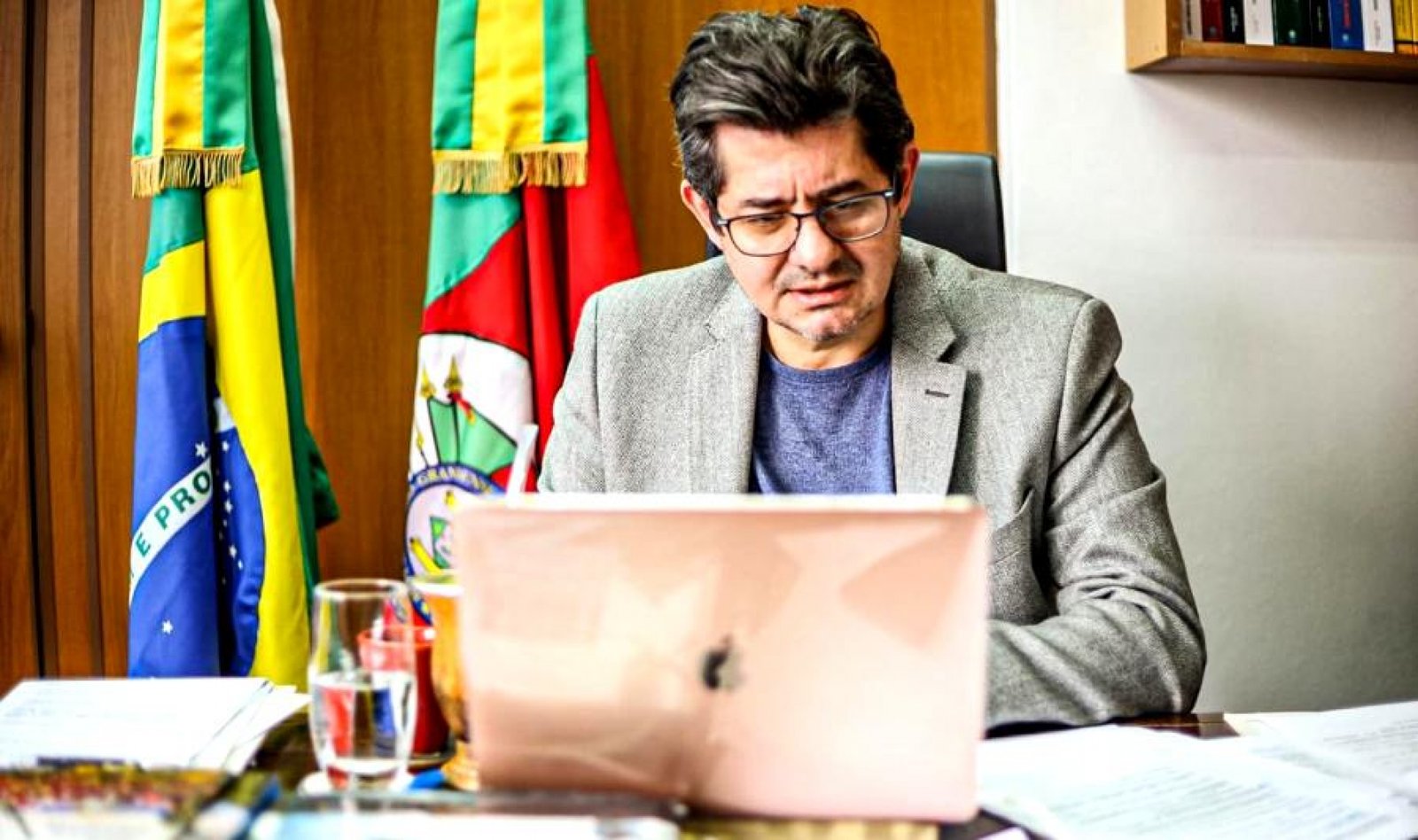 Audiência pública reforça pedido de retirada de regime de urgência do projeto da Corsan