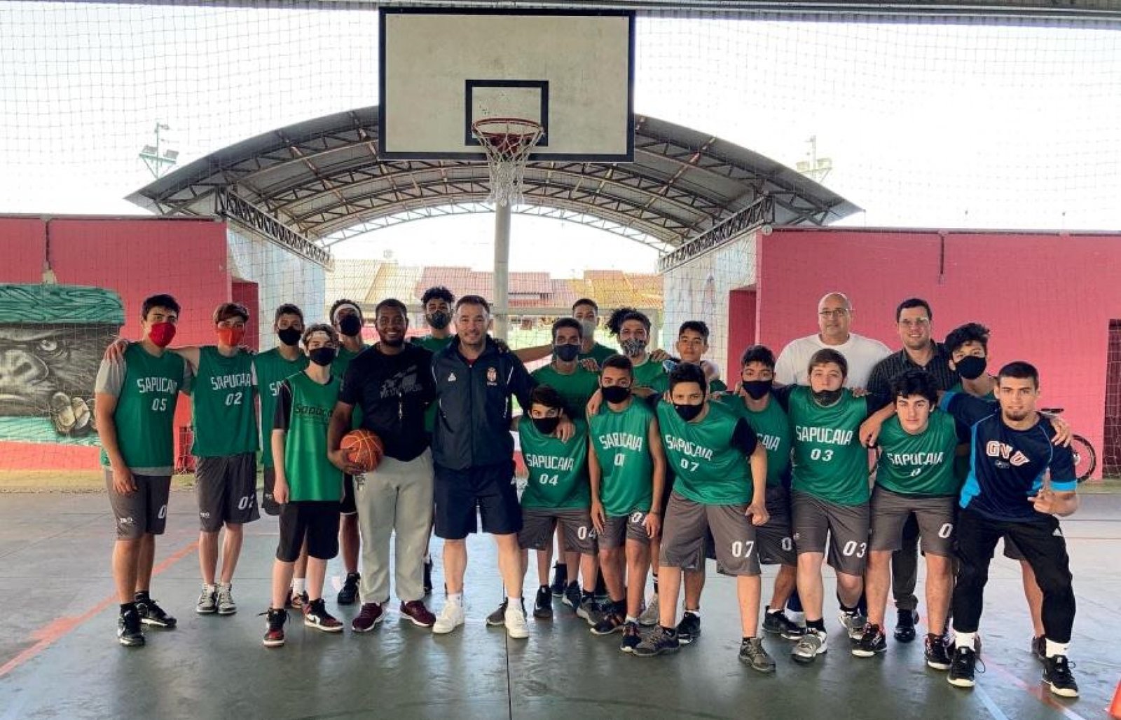 Treinador de basquete da Sérvia visitou Sapucaia do Sul